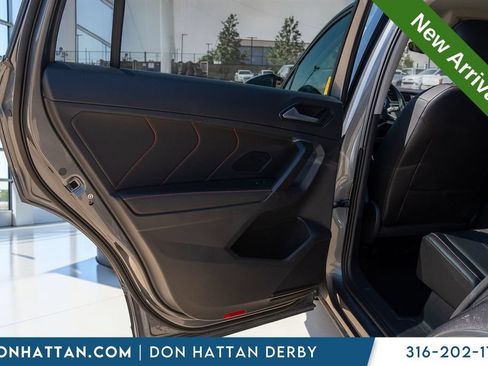 Used 2024 Volkswagen Tiguan SE FWD image 17