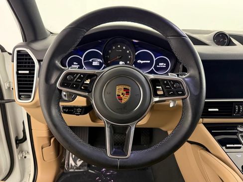 Certified 2022 Porsche Cayenne Platinum Edition AWD/4WD image 24