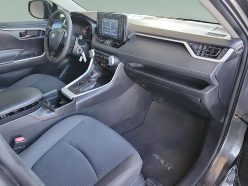 Used 2021 Toyota RAV4 LE image 20