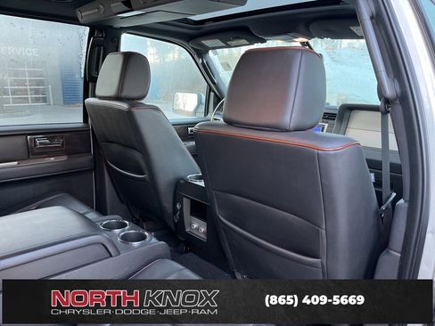 Used 2007 Lincoln Navigator 2WD image 11