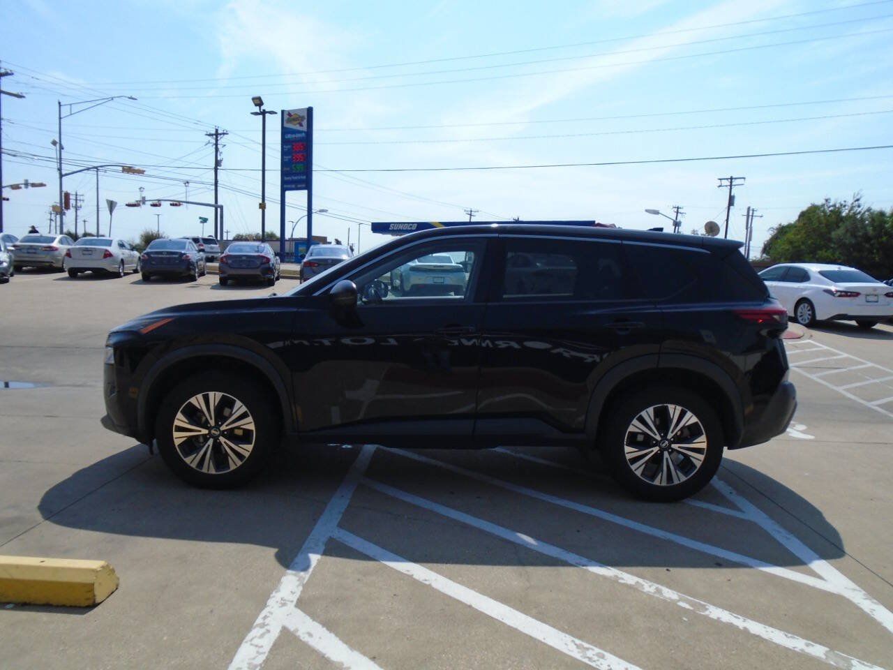 Used 2021 Nissan Rogue SV FWD image 3