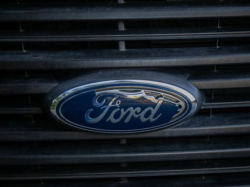 Used 2016 Ford Transit 150 130 Low Roof image 15