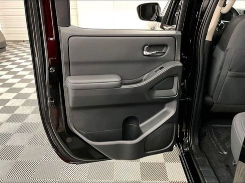 Used 2022 Nissan Frontier SV AWD/4WD image 22