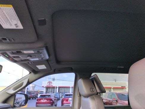 Used 2021 Chevrolet Tahoe Z71 w/ Rear Media and Nav Package AWD/4WD image 21
