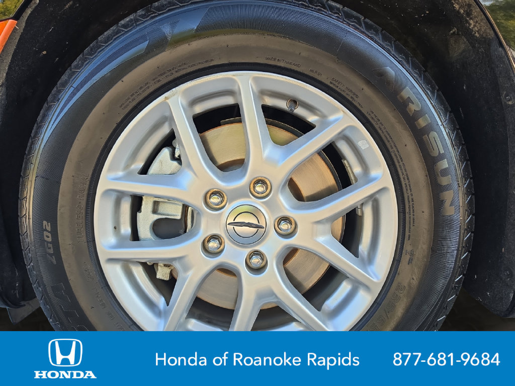 Used 2024 Chrysler Pacifica Touring-L FWD image 9