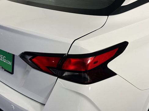 Used 2020 Nissan Versa S image 34