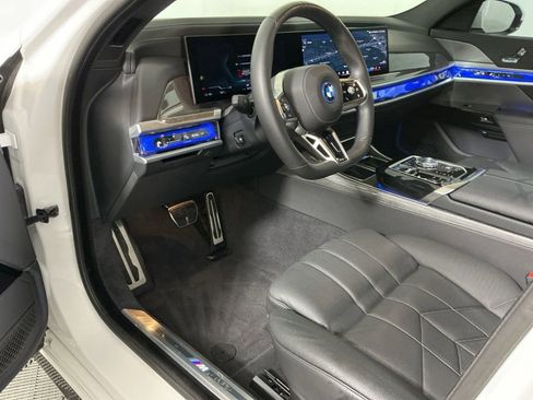 Certified 2024 BMW i7 xDrive60 w/ Executive Package image 24