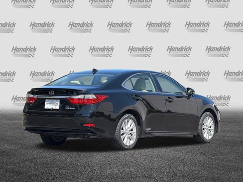 Used 2015 Lexus ES 300h w/ Navigation System Package FWD image 5