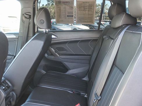 Used 2022 Volkswagen Tiguan SE R-Line image 19