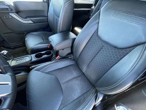 Used 2018 Jeep Wrangler Sport image 12