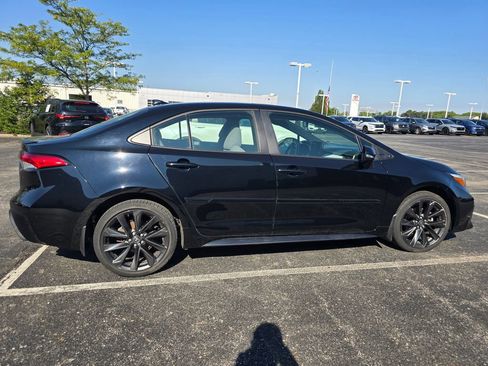 Used 2024 Toyota Corolla SE w/ SE Premium Package FWD image 9