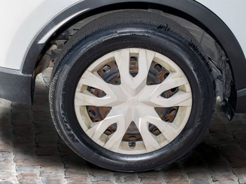 Used 2019 Toyota C-HR LE image 40