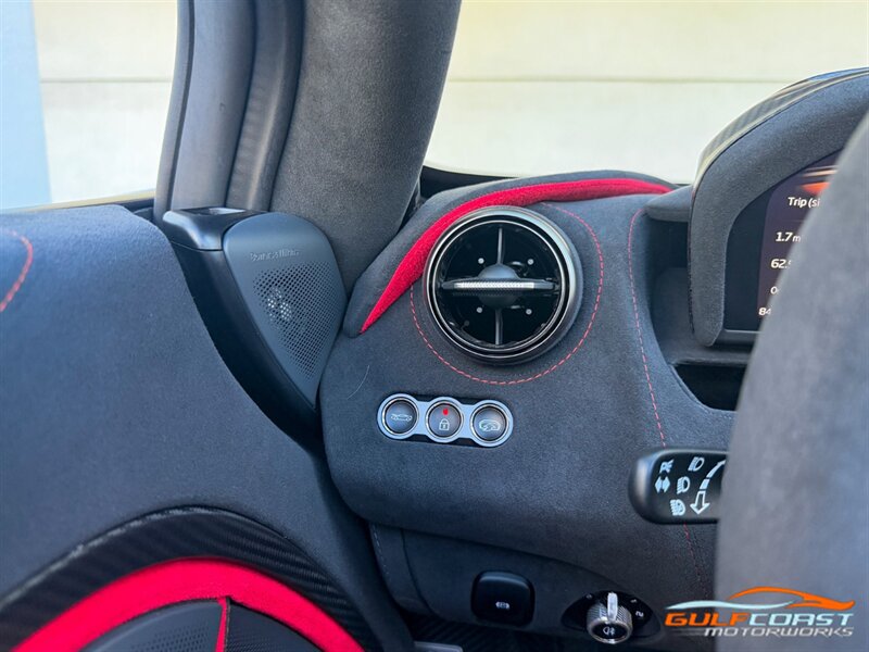 Used 2022 McLaren 765LT RWD image 23