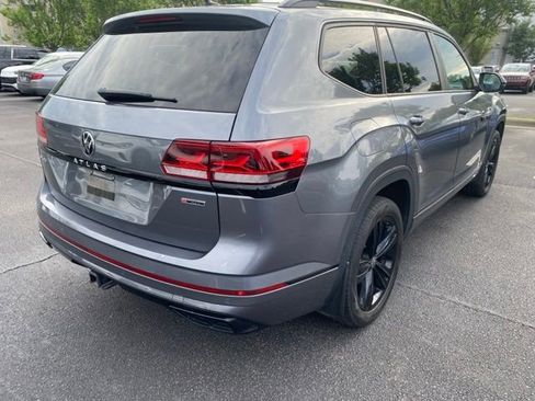 Used 2022 Volkswagen Atlas SEL R-Line AWD/4WD image 9