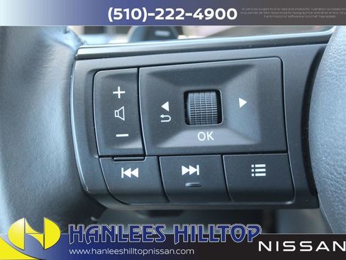 Used 2025 Nissan Pathfinder SV FWD image 30