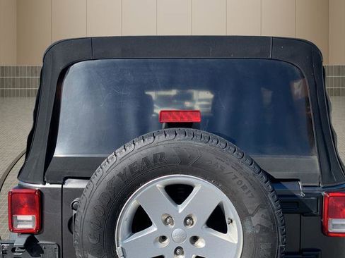 Used 2018 Jeep Wrangler Unlimited Sport S image 51