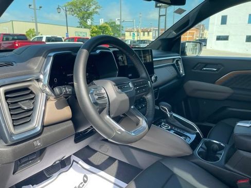 Used 2024 GMC Canyon Denali AWD/4WD image 15