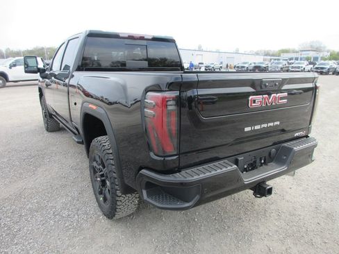 New 2026 GMC Sierra 2500 AT4 w/ AT4 Premium Plus Package AWD/4WD image 9