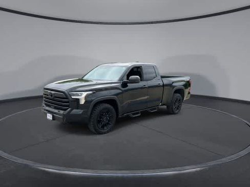 Used 2022 Toyota Tundra SR5 AWD/4WD image 4