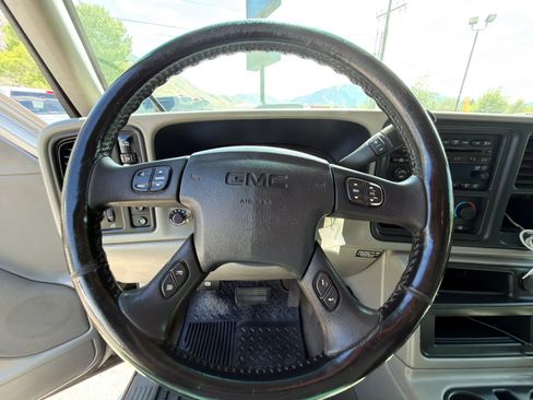 Used 2006 GMC Sierra 2500 SLT w/ Heavy-Duty Power Package AWD/4WD image 34