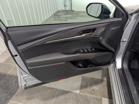 Used 2025 Toyota Camry LE image 12