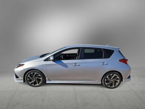 Used 2018 Toyota Corolla iM image 5