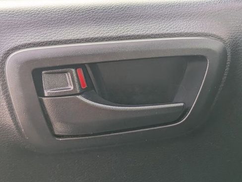 Used 2017 Toyota Tacoma SR image 21