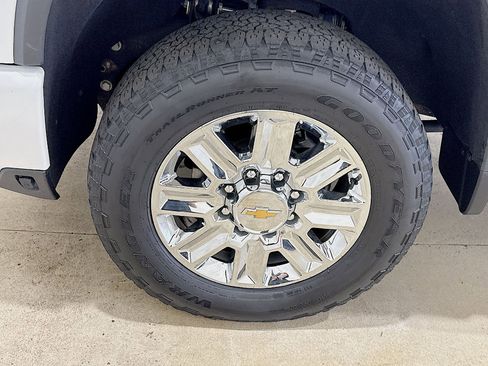 Used 2024 Chevrolet Silverado 3500 High Country w/ High Country Premium Package image 32