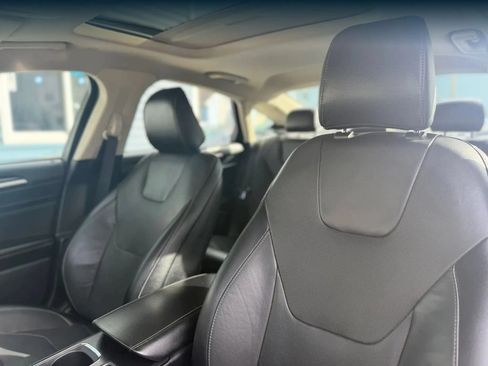 Used 2020 Ford Fusion Titanium FWD image 9