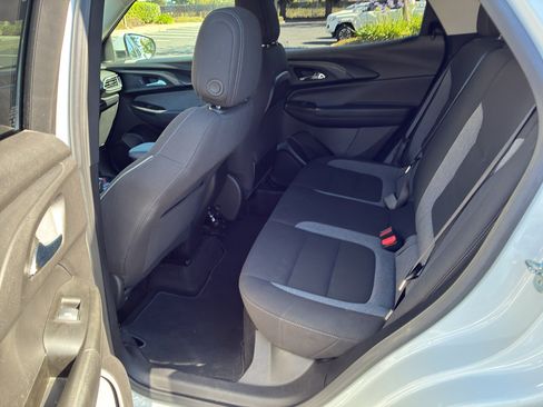Used 2023 Chevrolet TrailBlazer LT FWD image 38