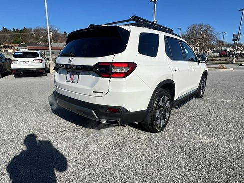 New 2026 Honda Pilot Touring image 4