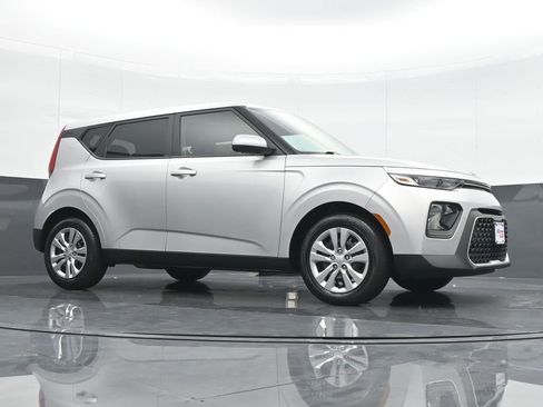 Used 2021 Kia Soul LX image 23