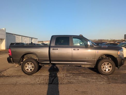Used 2024 RAM 2500 Laramie AWD/4WD image 5