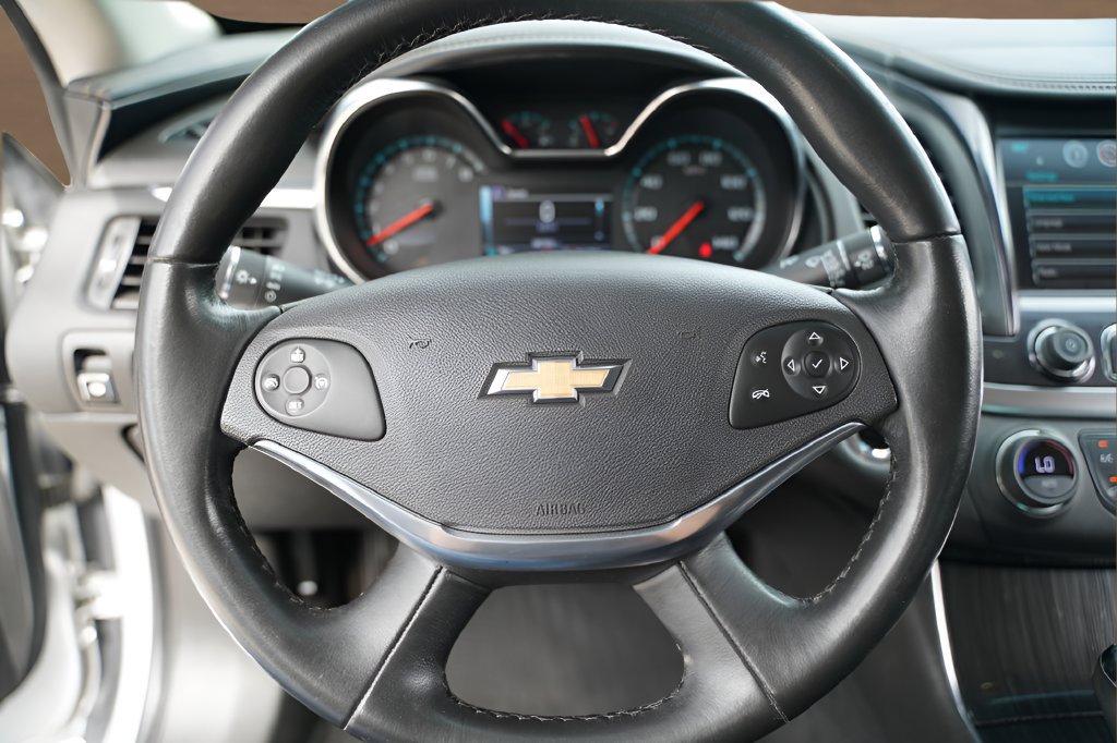 Used 2018 Chevrolet Impala LT FWD image 11