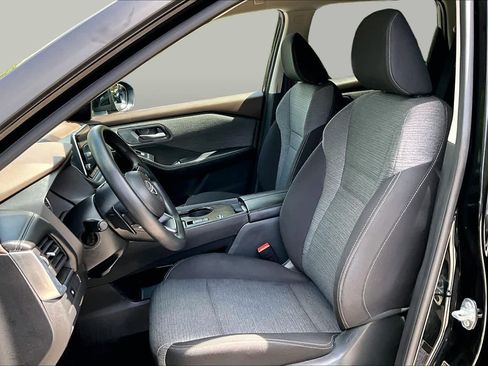 Used 2023 Nissan Rogue SV FWD image 8