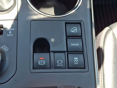 Certified 2024 Toyota Highlander XSE AWD/4WD image 31