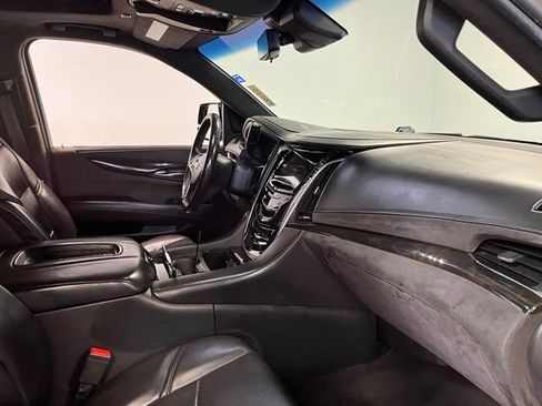 Used 2019 Cadillac Escalade ESV Platinum AWD/4WD image 11