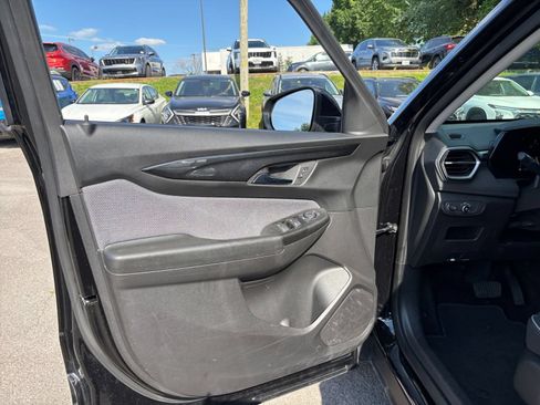 Used 2025 Chevrolet TrailBlazer LT FWD image 18