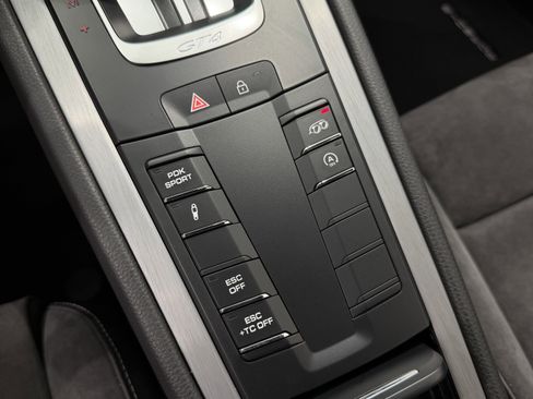 Used 2021 Porsche 718 Cayman GT4 image 33