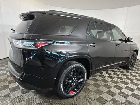 Used 2021 Chevrolet Traverse Premier w/ Redline Edition AWD/4WD image 2