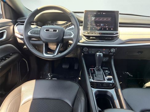 Used 2024 Jeep Compass Latitude AWD/4WD image 15