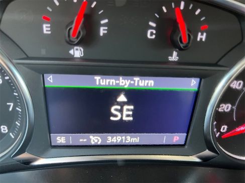 Used 2024 GMC Terrain SLT image 23