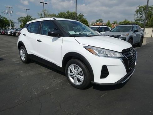 New 2025 Nissan Kicks Play S image 1