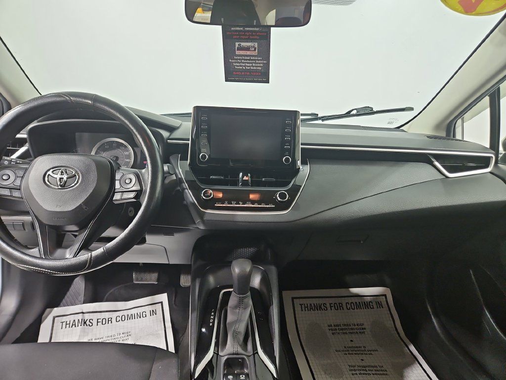 Used 2020 Toyota Corolla LE FWD image 18