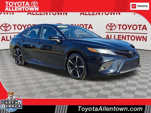 Used 2019 Toyota Camry XSE FWD image 1