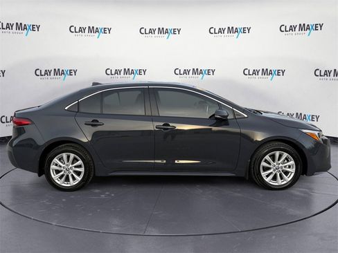 Used 2024 Toyota Corolla XLE image 6