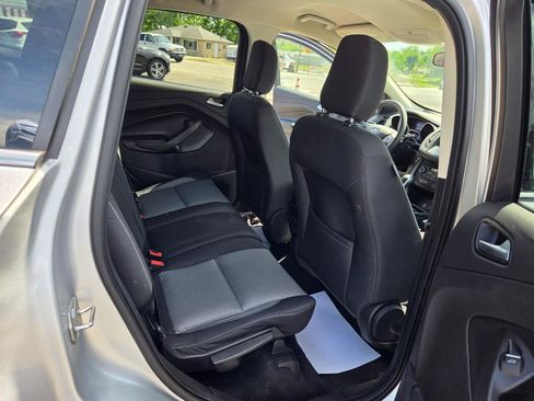 Used 2019 Ford Escape SE FWD image 14