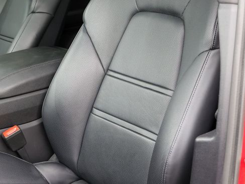 Certified 2024 Porsche Cayenne Coupe AWD/4WD image 47