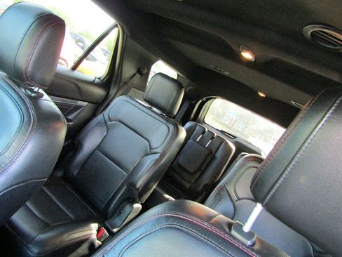 Used 2019 Ford Explorer Sport w/ Ford Safe & Smart Package AWD/4WD image 10