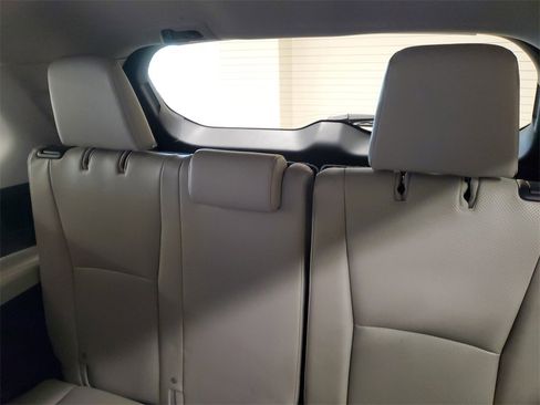 Certified 2024 Toyota Grand Highlander FWD image 14